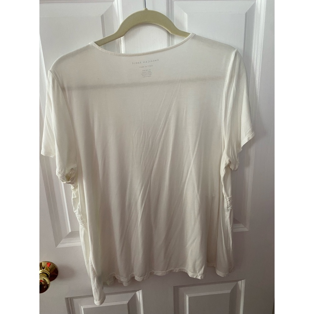 White blouse - Picture 4 of 4